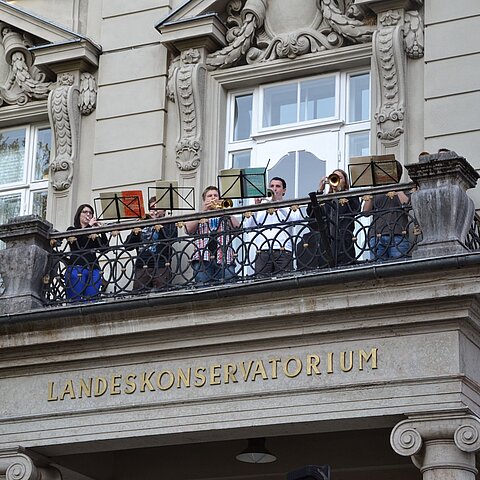 Musiker auf dem Balkon